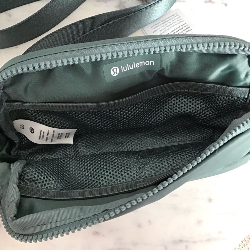 Lululemon Everywhere Belt Bag New With Tag - Picture 12 of 12